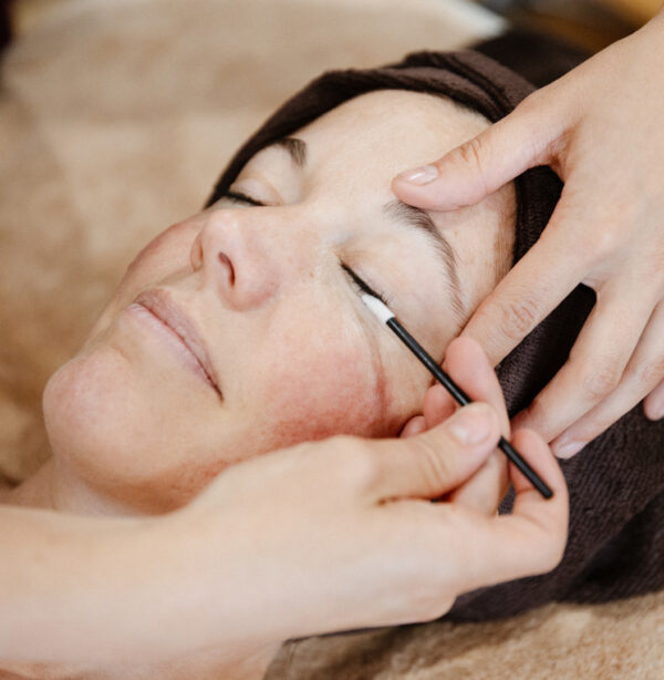 Teinture & épilation sourcils – Image 2
